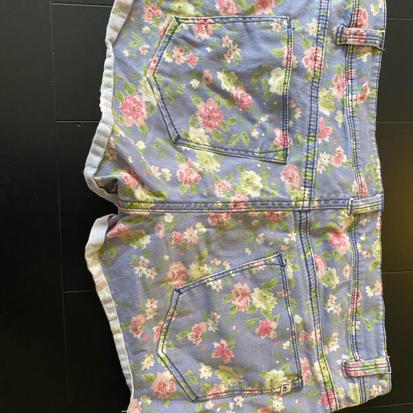 L.e.i. Floral shorts - Picture 4 of 5